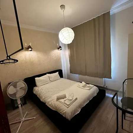 Отель Taksim White *